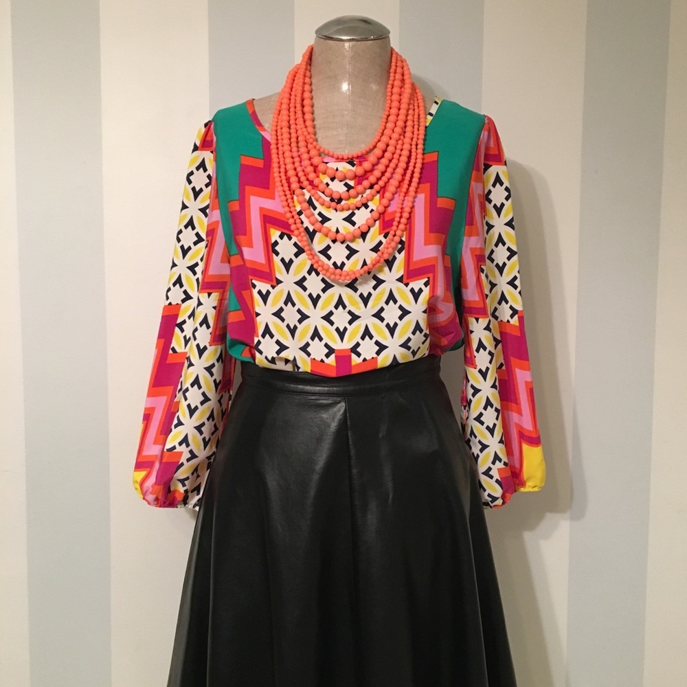 Colorful Geometric Pattern Blouse - Picture 2 of 7